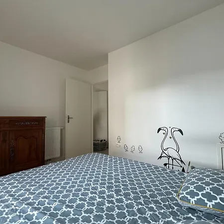 5 Minutes From The Apartment *